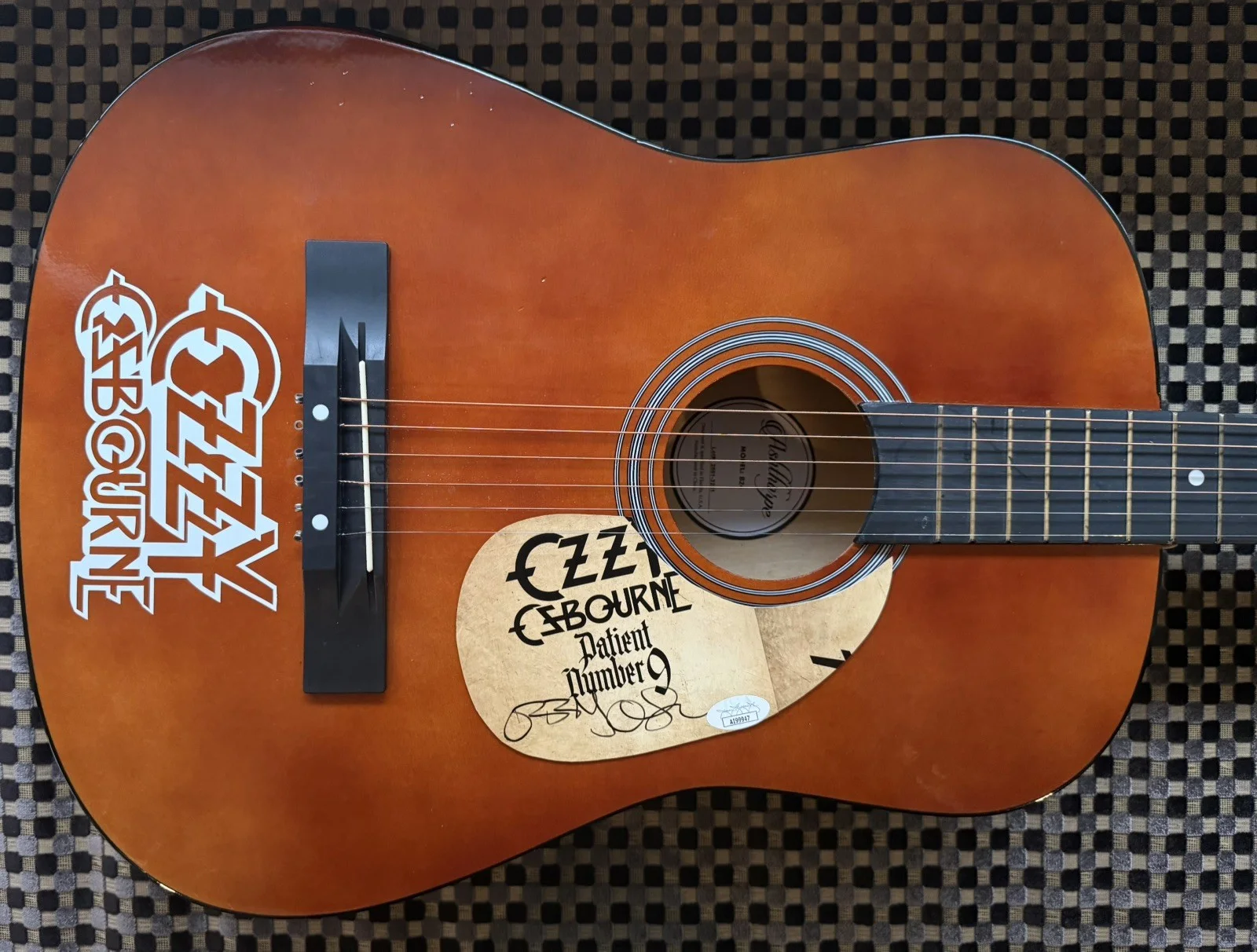 Ozzy Osbourne Signed 38” Acoustic Guitar JSA COA Black Sabbath Legend RARE, изображение 2