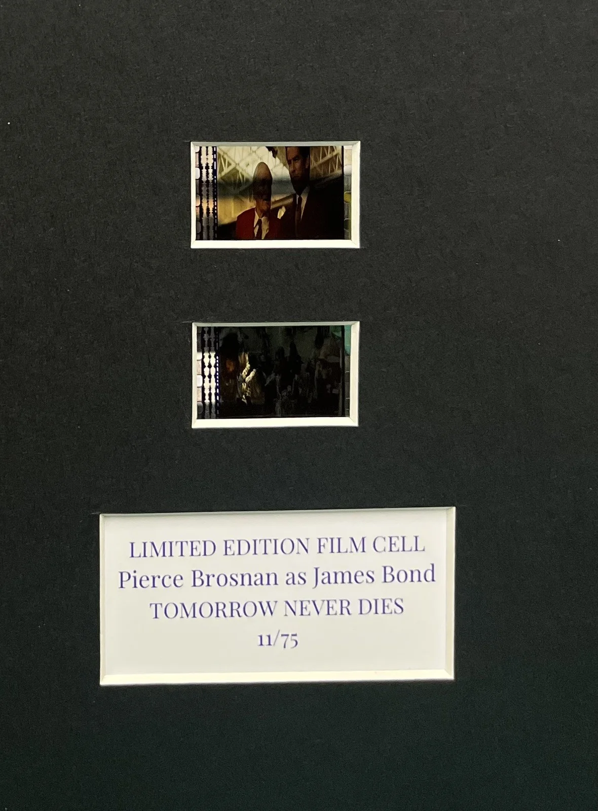 007 JAMES BOND. TOMORROW NEVER DIES Pierce Brosnan 35mmFilm Cell Mounted Display, изображение 2