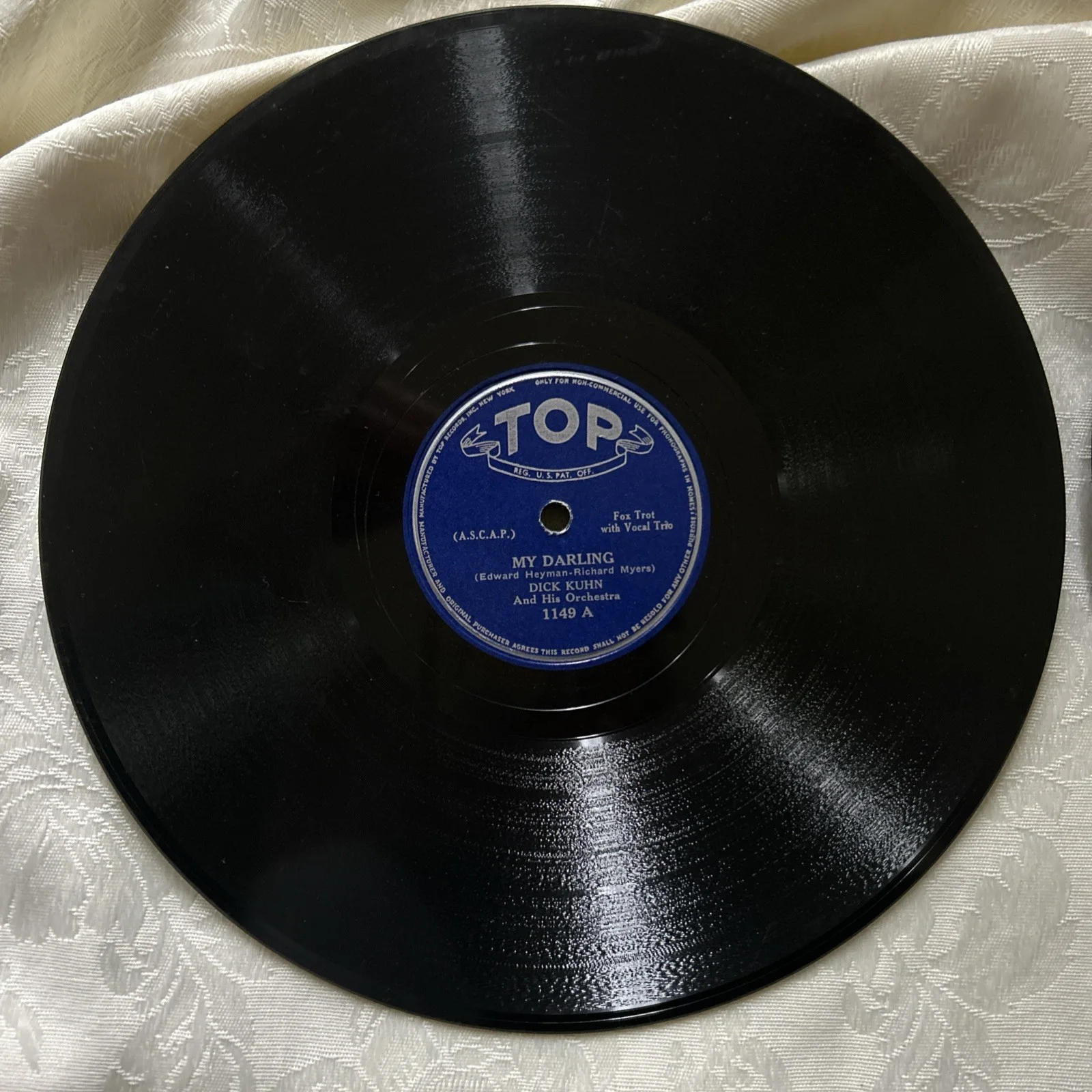 TOP (2) 10” 78rpm Dick Kuhn & Orchestra Fox Trot & Vocal Trio 1940’s Shellac, image 2