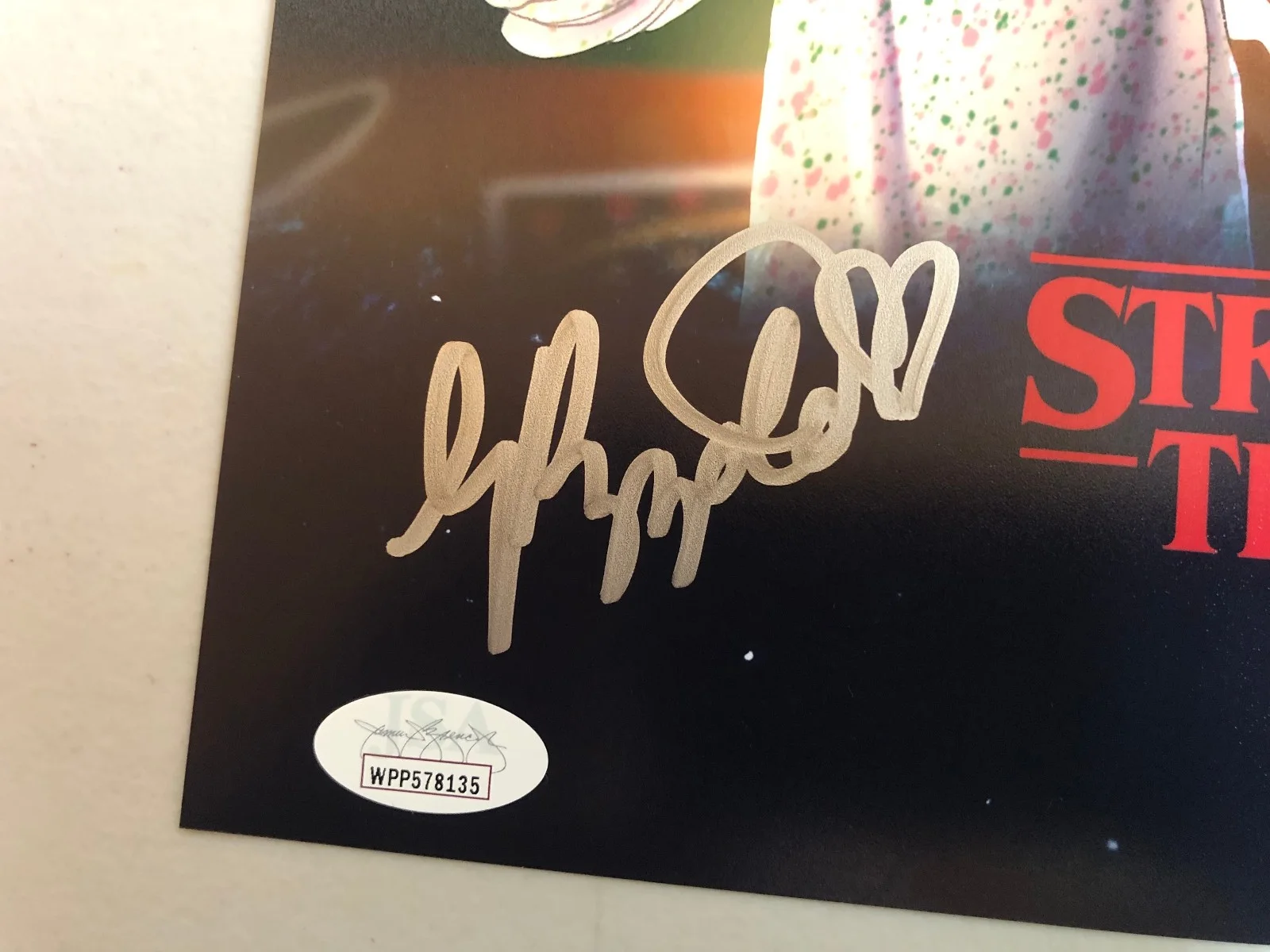 Gabriella Pizzolo — STRANGER THINGS - Gabriella Pizzolo Signed Animation Graphic Photo w/JSA CofA, image 2
