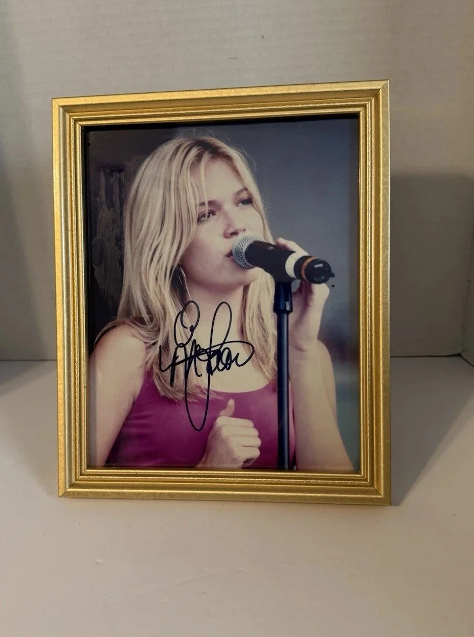 Mandy Moore Autographed 8x10 Photo Framed Gold Frame w/ Cert of Authenticity, image 2