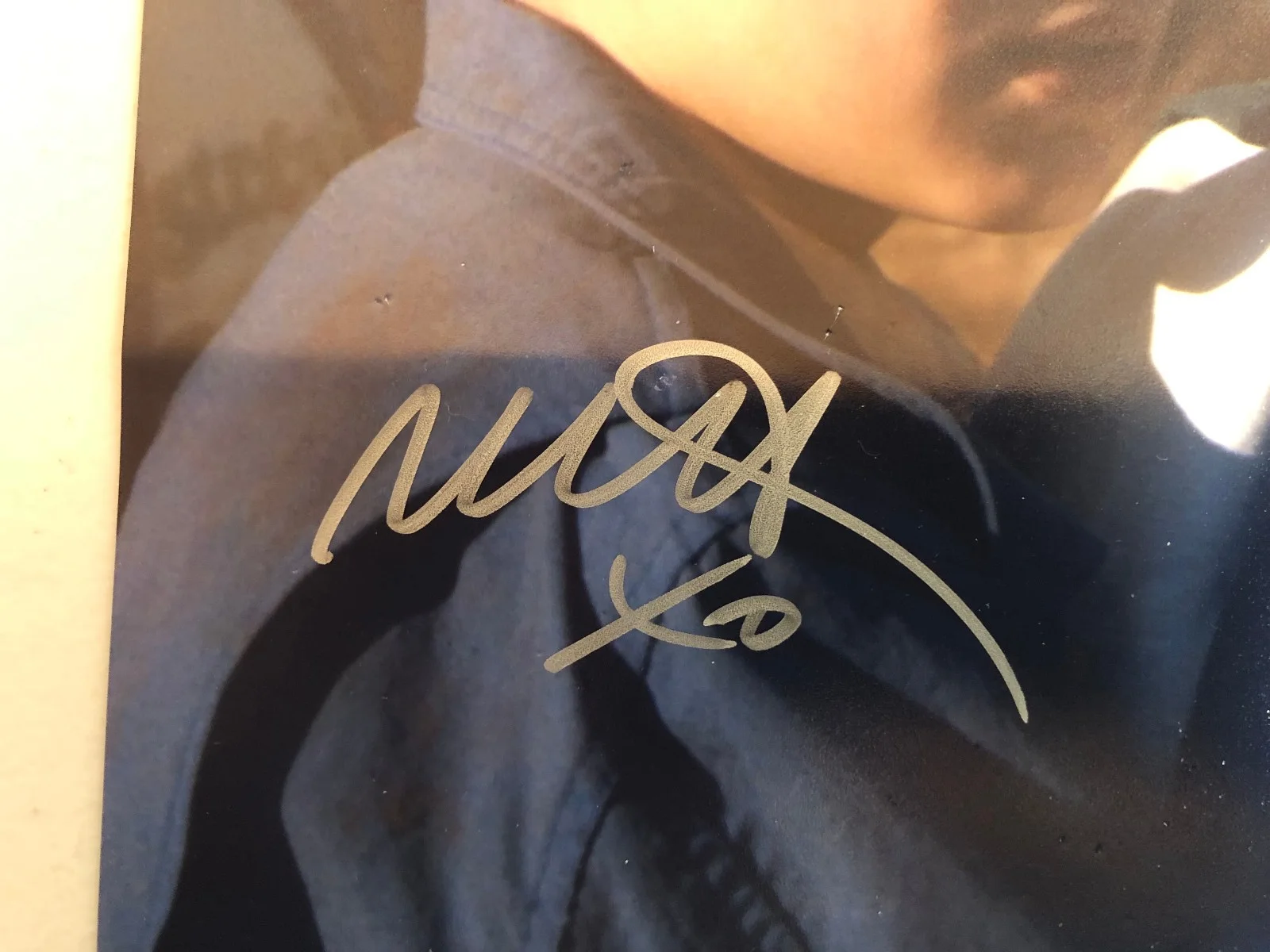 MILLIE BOBBY BROWN, FINN WOLFHARD — STRANGER THINGS - Millie Bobby Brown Finn Wolfhard Signed 2X Photo w/CofA, image 3