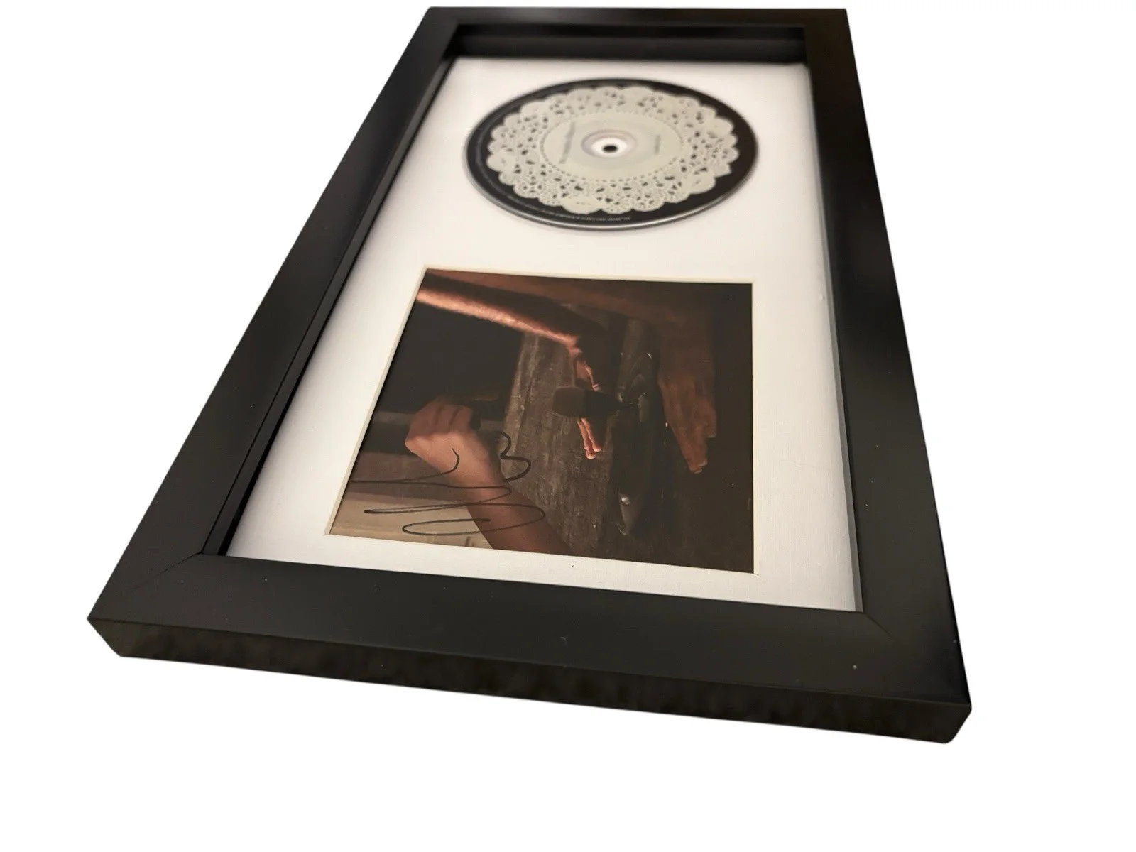 CHARLI XCX SIGNED AUTOGRAPH WUTHERING HEIGHTS FRAMED & MATTED CD DISPLAY, image 2