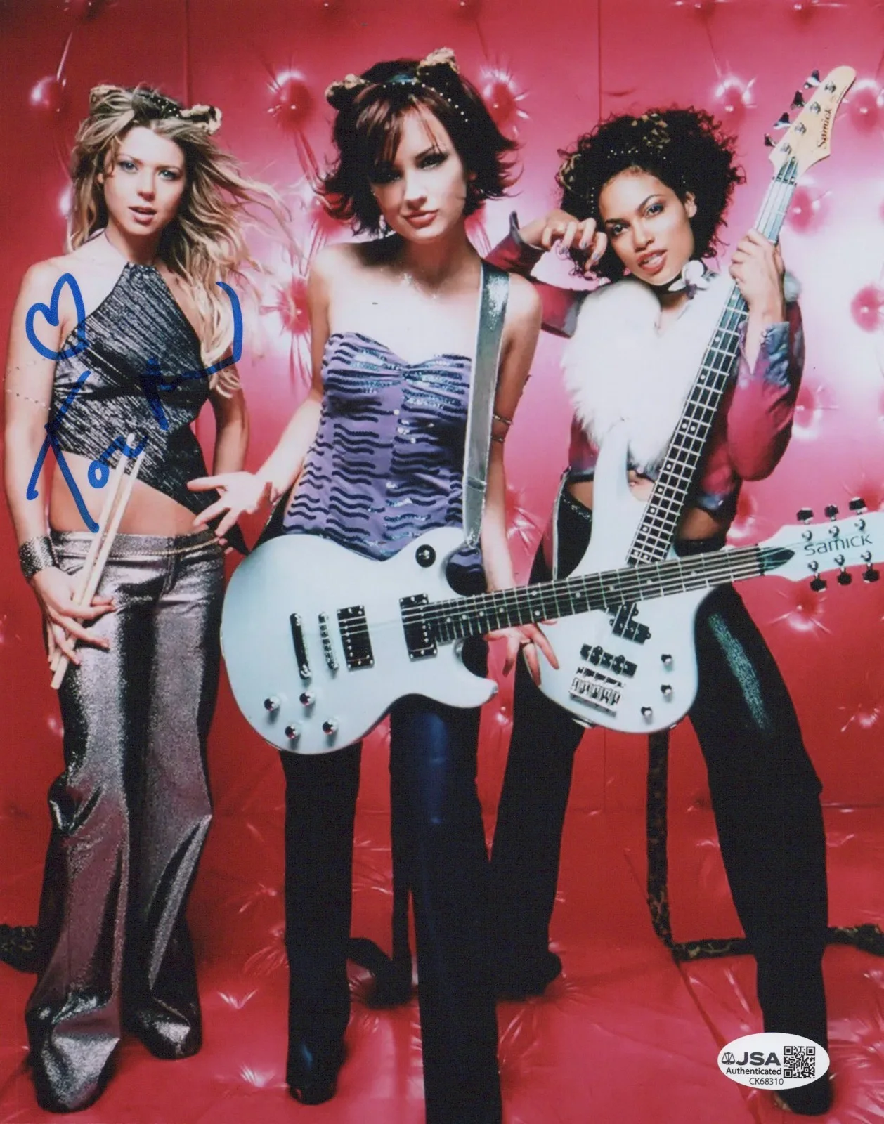 Tara Reid — Josie and the Pussycats 8x10 photo of Melody signed by Tara Reid JSA COA