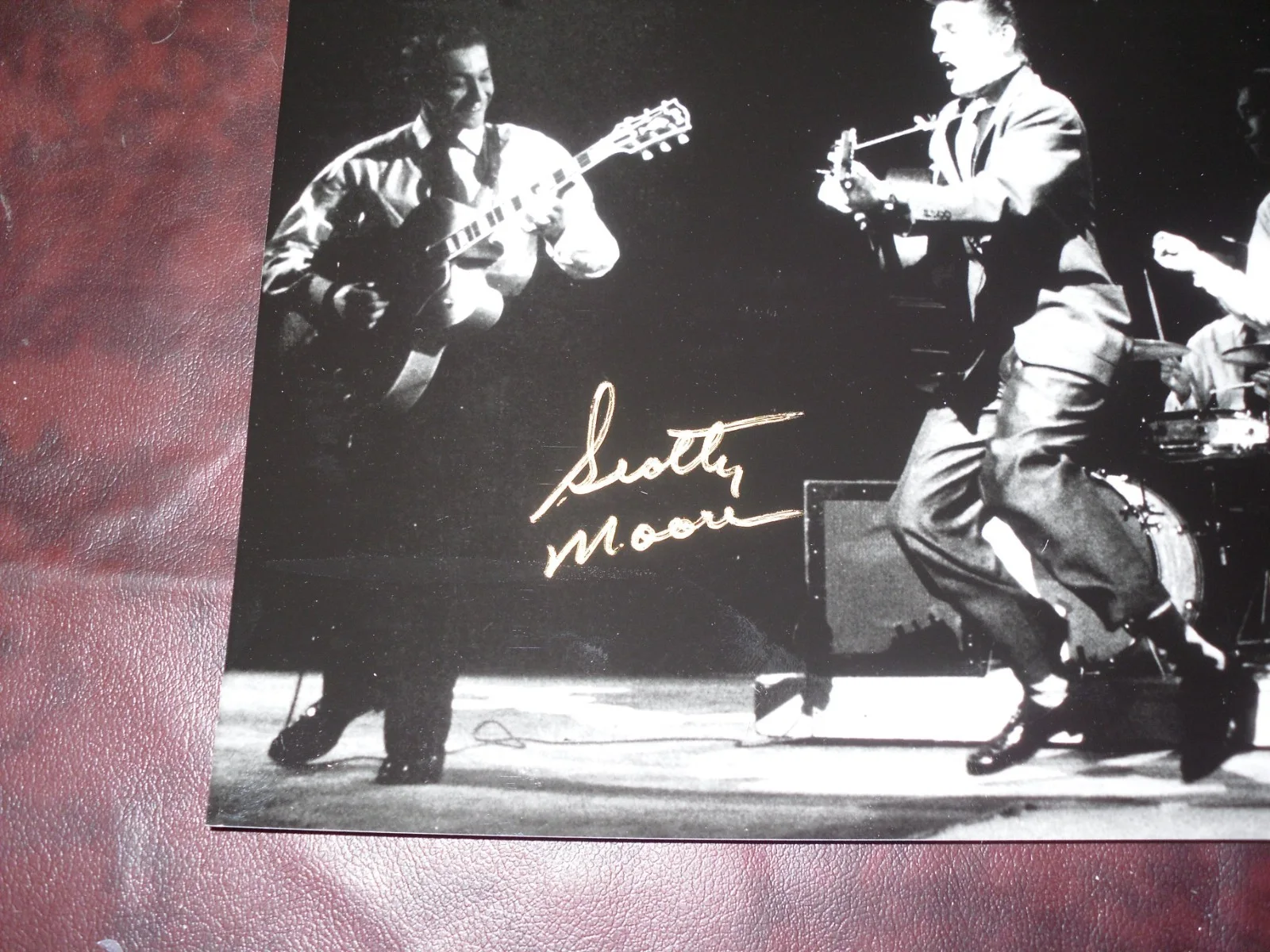 Signed Photo of DJ Fontana & Scotty Moore with Elvis Presley, изображение 2