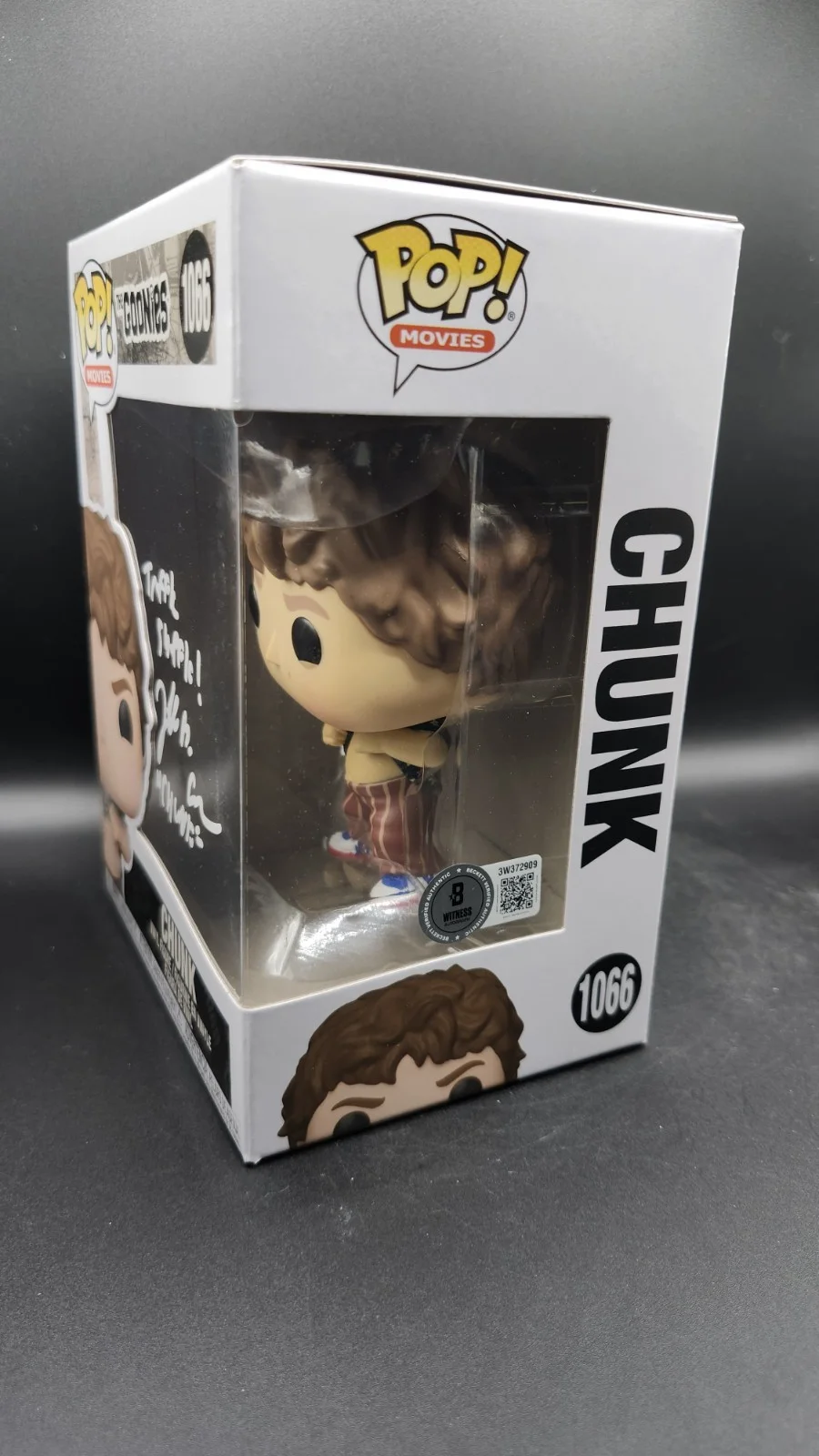 Jeff Cohen — Signed LOT The Goonies Funko Pop #1066, 1067, 1068, Jeff Cohen, Sean Astin, Quan, изображение 3