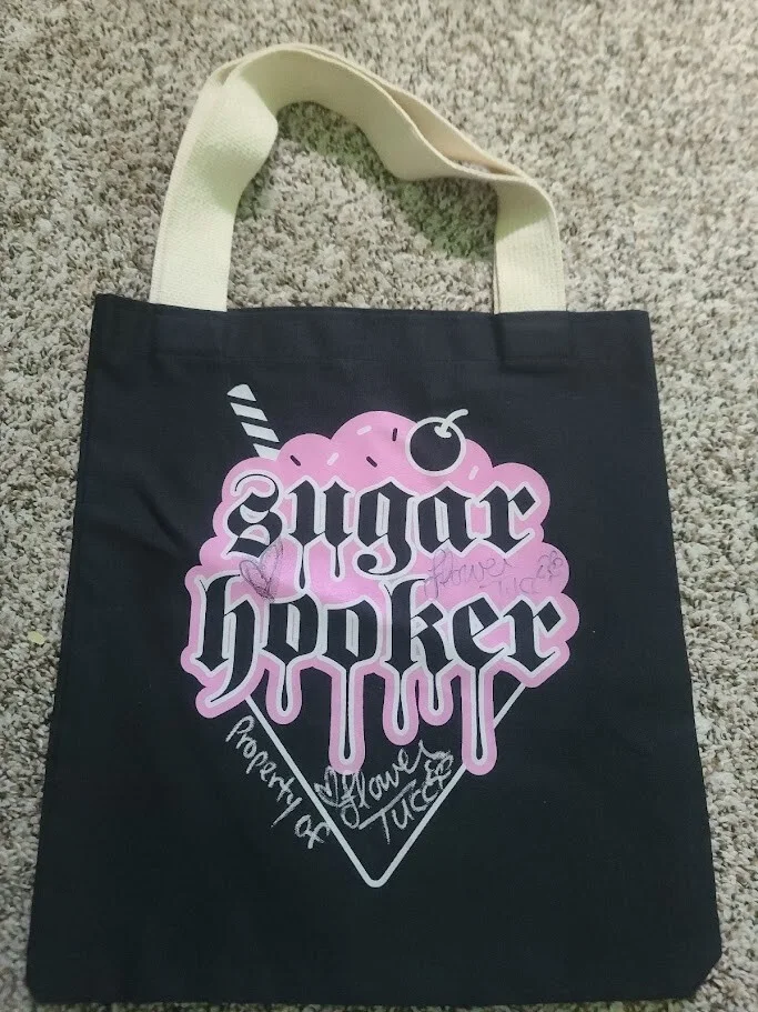 FLOWER TUCCI: 1/1 Personal Sugar Hooker bag autographed, signed on both sides, image 2