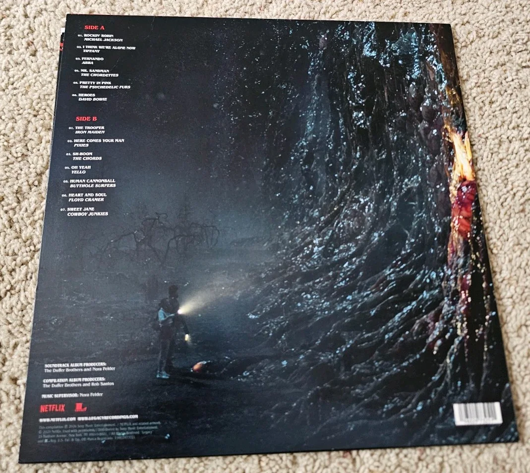 SIGNED Tiffany Stranger Things 5 Soundtrack Walmart Vinyl Record! Autograph! LP!, изображение 3