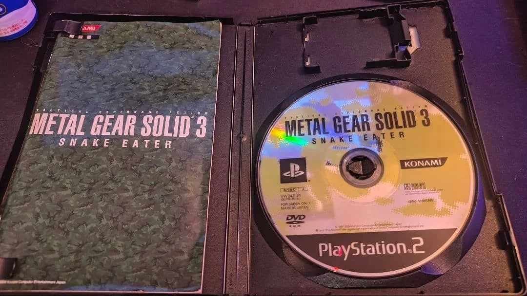 Hideo Kojima, Yoji Shinkawa — Metal Gear Solid 3 PS2 Hand Signed Hideo Kojima & Yoji Shinkawa MGS3 Authentic, изображение 5