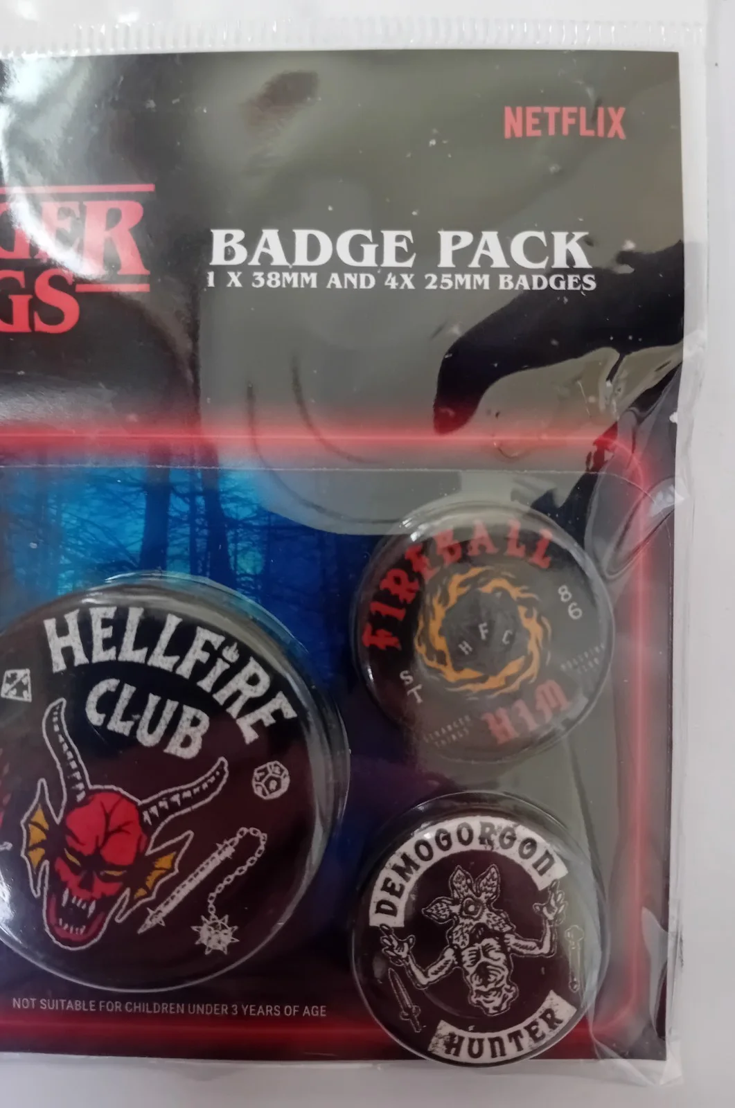 NETFLIX "STRANGER THINGS" 5 BADGE PACK (1 X 38mm + 4 X 25mm BADGES) BY PYRAMID, изображение 3