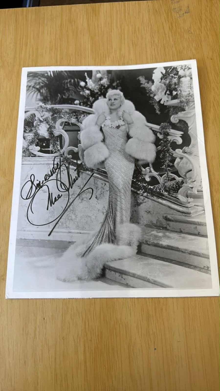 Mae West — Vintage Autographed Mae West Signed 8 x 10 Original Autographed Still