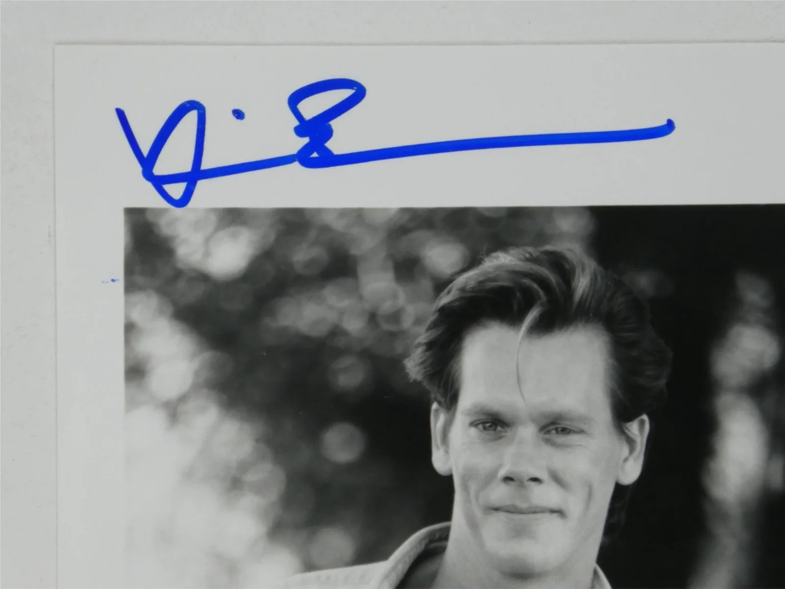 Kevin Bacon — Kevin Bacon Charles Gitonga Maina Signed B&W 8x10 Promo Photo The Air Up There, image 2