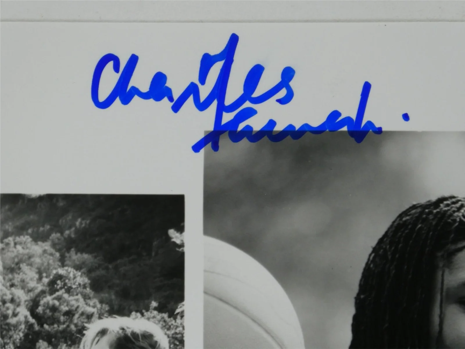 Kevin Bacon — Kevin Bacon Charles Gitonga Maina Signed B&W 8x10 Promo Photo The Air Up There, image 3