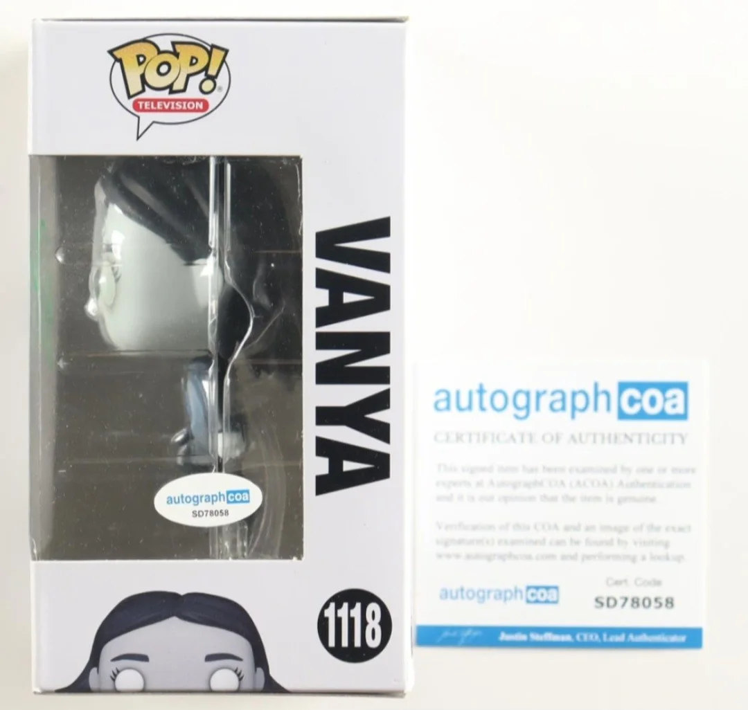 Elliot page — Elliott Page Signed Vanya Funko Pop! #1118 ACOA COA The Umbrella Academy, image 2