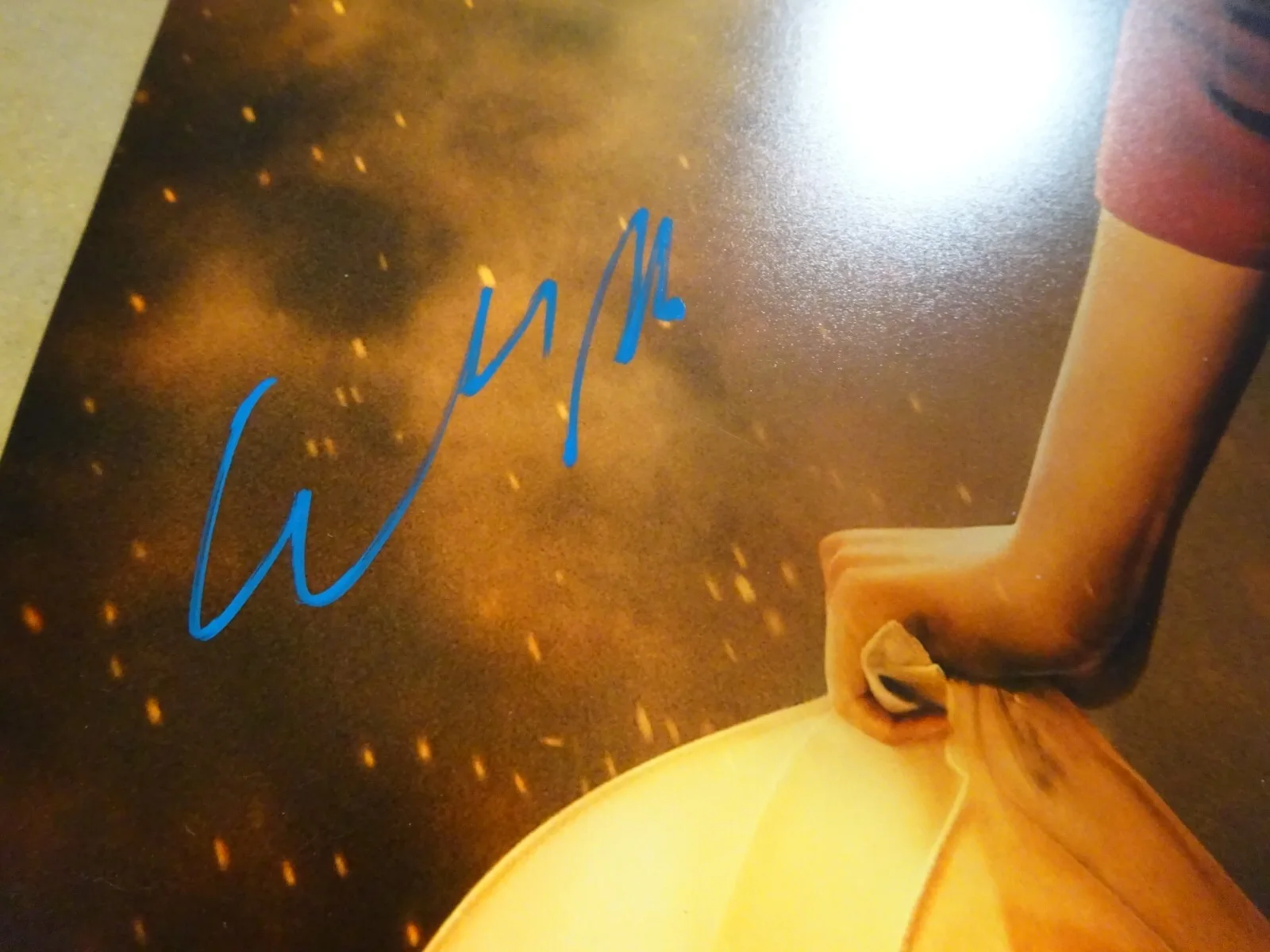 Elisabeth Moss — Signed Elisabeth Moss Autographed The Handmaid's Tale 12"x18" Photo BAS COA, image 4