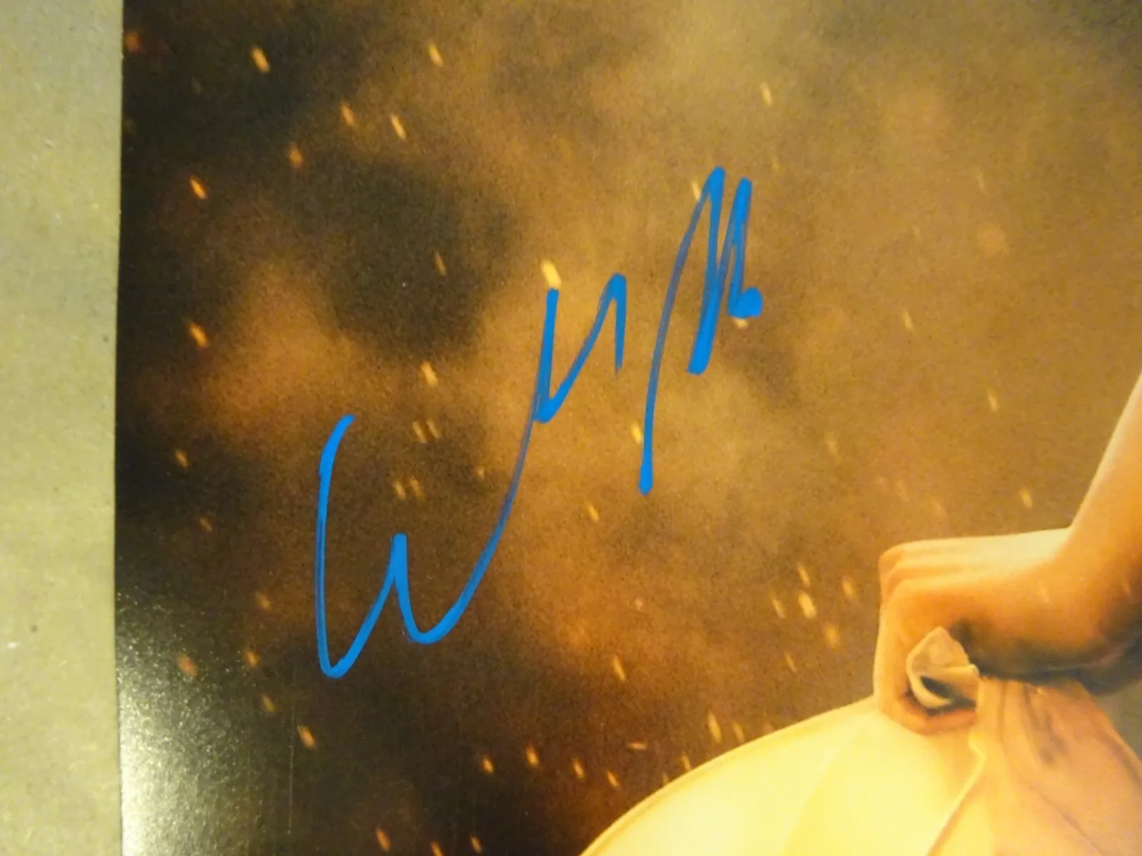 Elisabeth Moss — Signed Elisabeth Moss Autographed The Handmaid's Tale 12"x18" Photo BAS COA, image 5