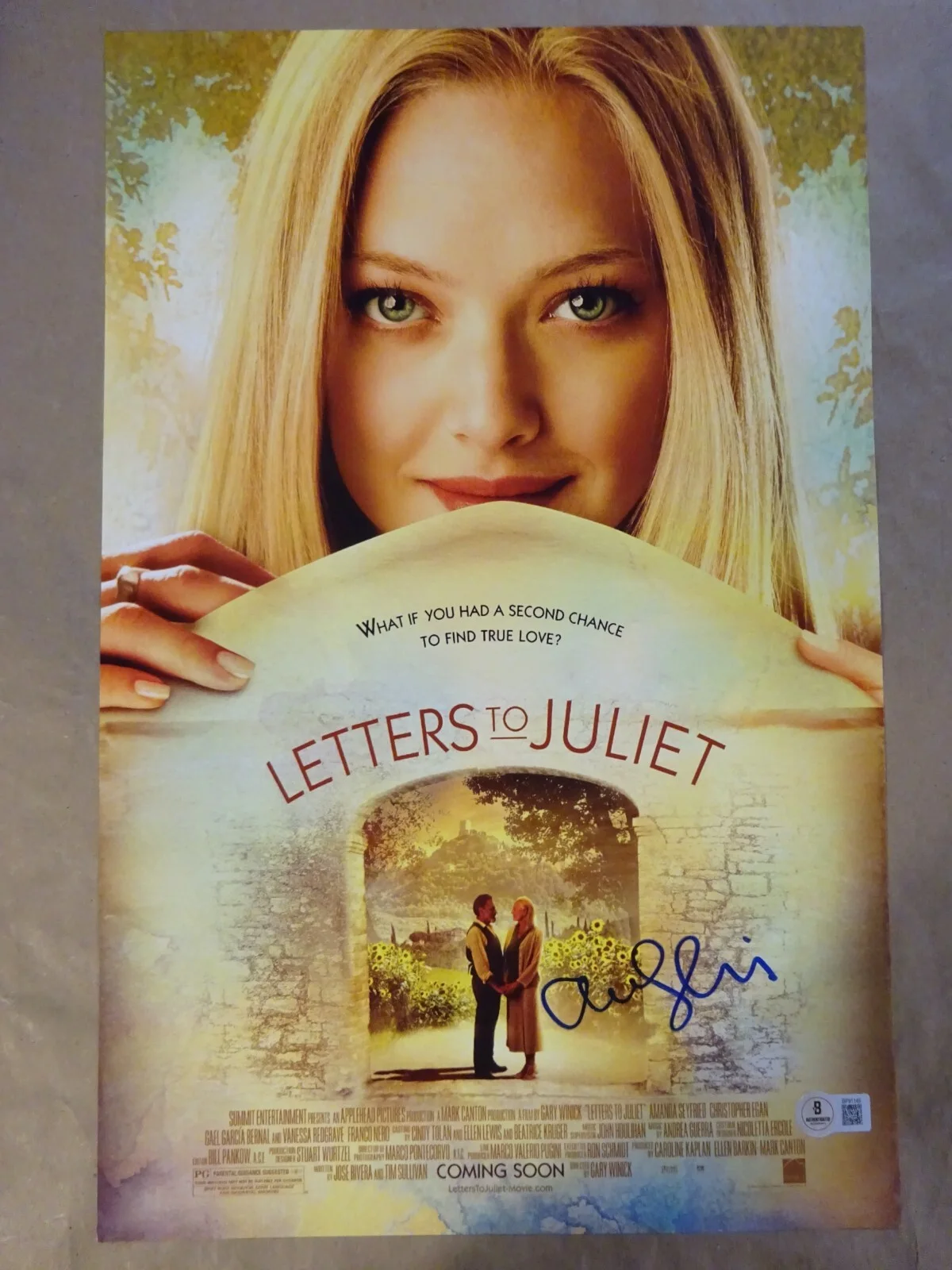 Amanda Seyfried — Signed Amanda Seyfried Autographed Letters to Juliet Photo 11"x17" Beckett COA