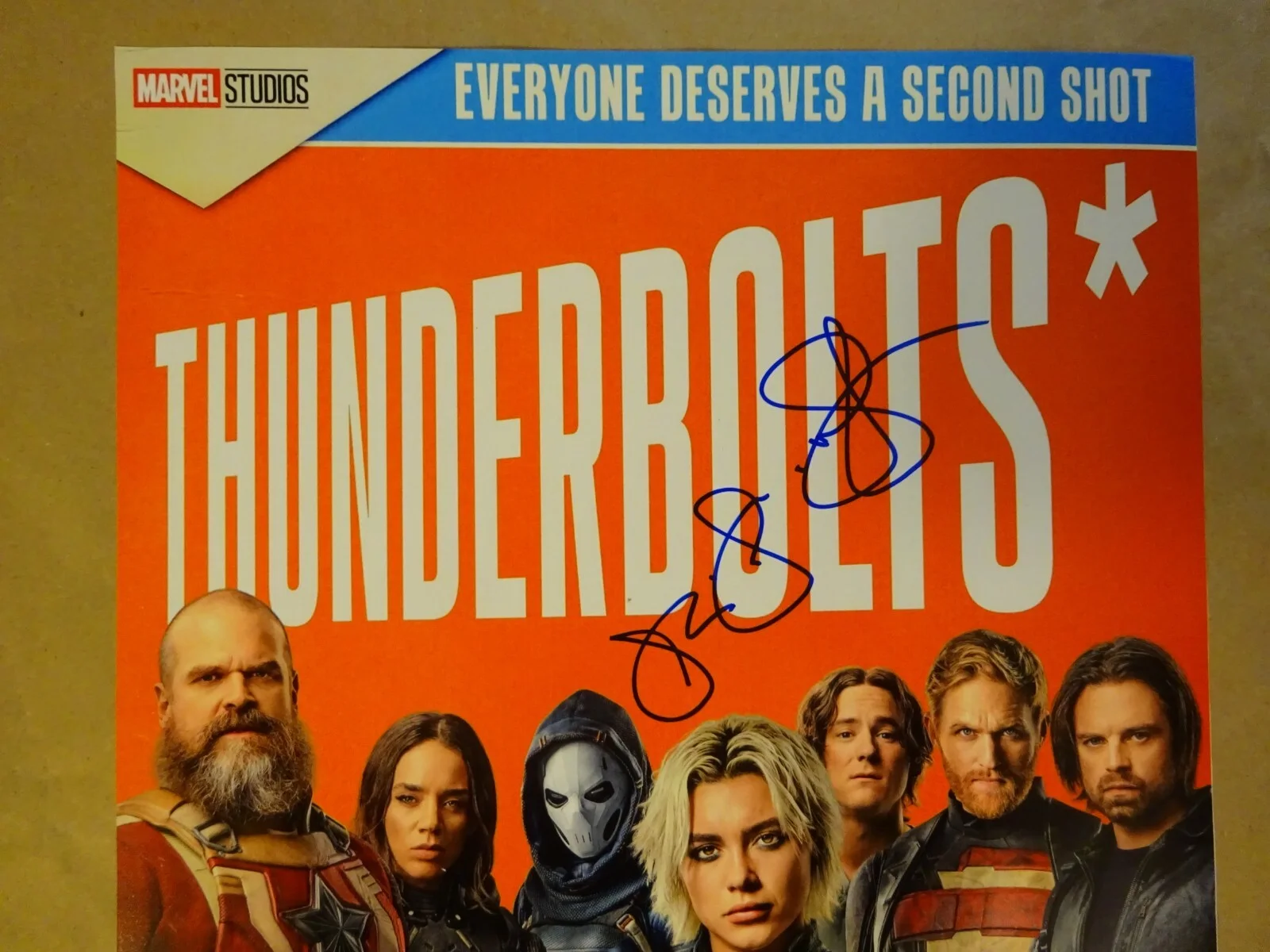 Julia Louis-Dreyfus — Signed Julia Louis-Dreyfus Autographed Thunderbolts* 12"x18" Photo JSA COA, image 3