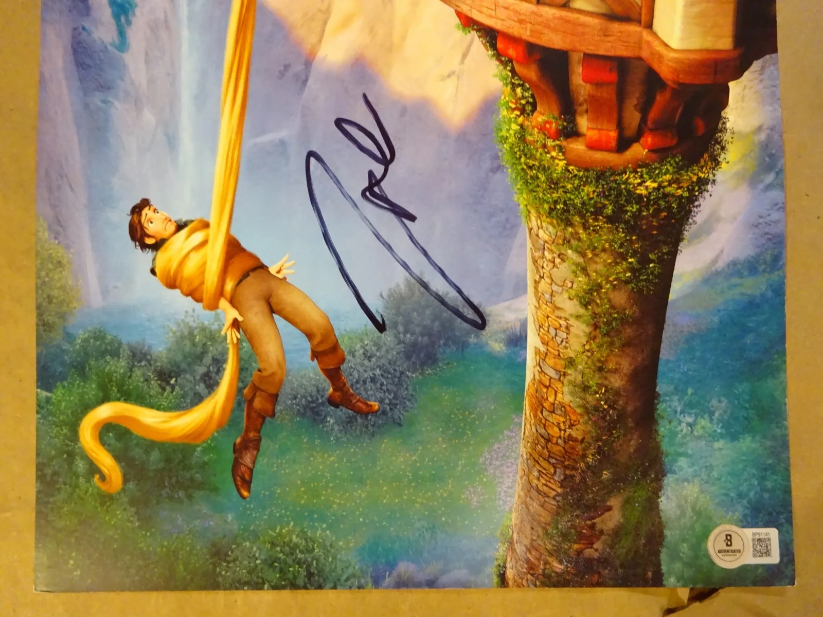 Zachary Levi — Signed Zachary Levi Autographed 11"x17" Tangled Photo Beckett BAS COA, изображение 3