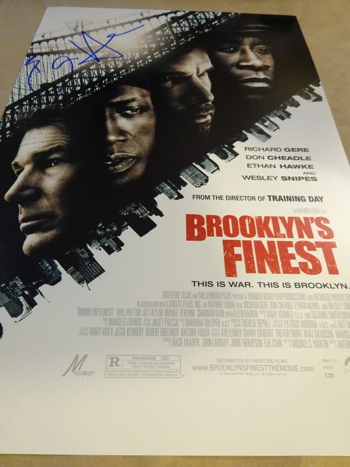 Ethan Hawke — Signed Ethan Hawke Autographed Brooklyn's Finest 12"x18" Photo Beckett BAS COA, изображение 2
