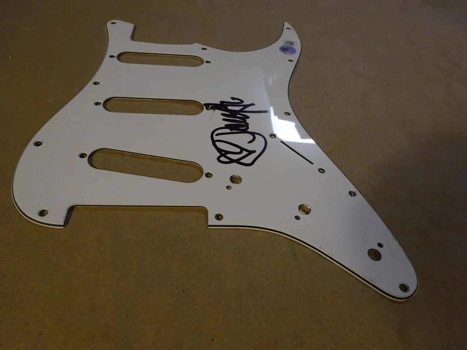Signed Paris Hilton Autographed Guitar Pick Guard Beckett BAS COA, image 2