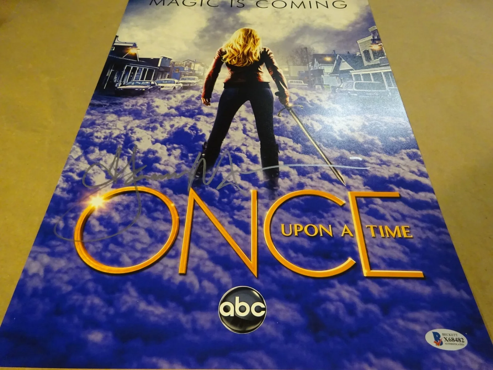 Jennifer Morrison — Signed Once Upon A Time 12"x18" Photo Autographed By Jennifer Morrison BAS COA, image 3