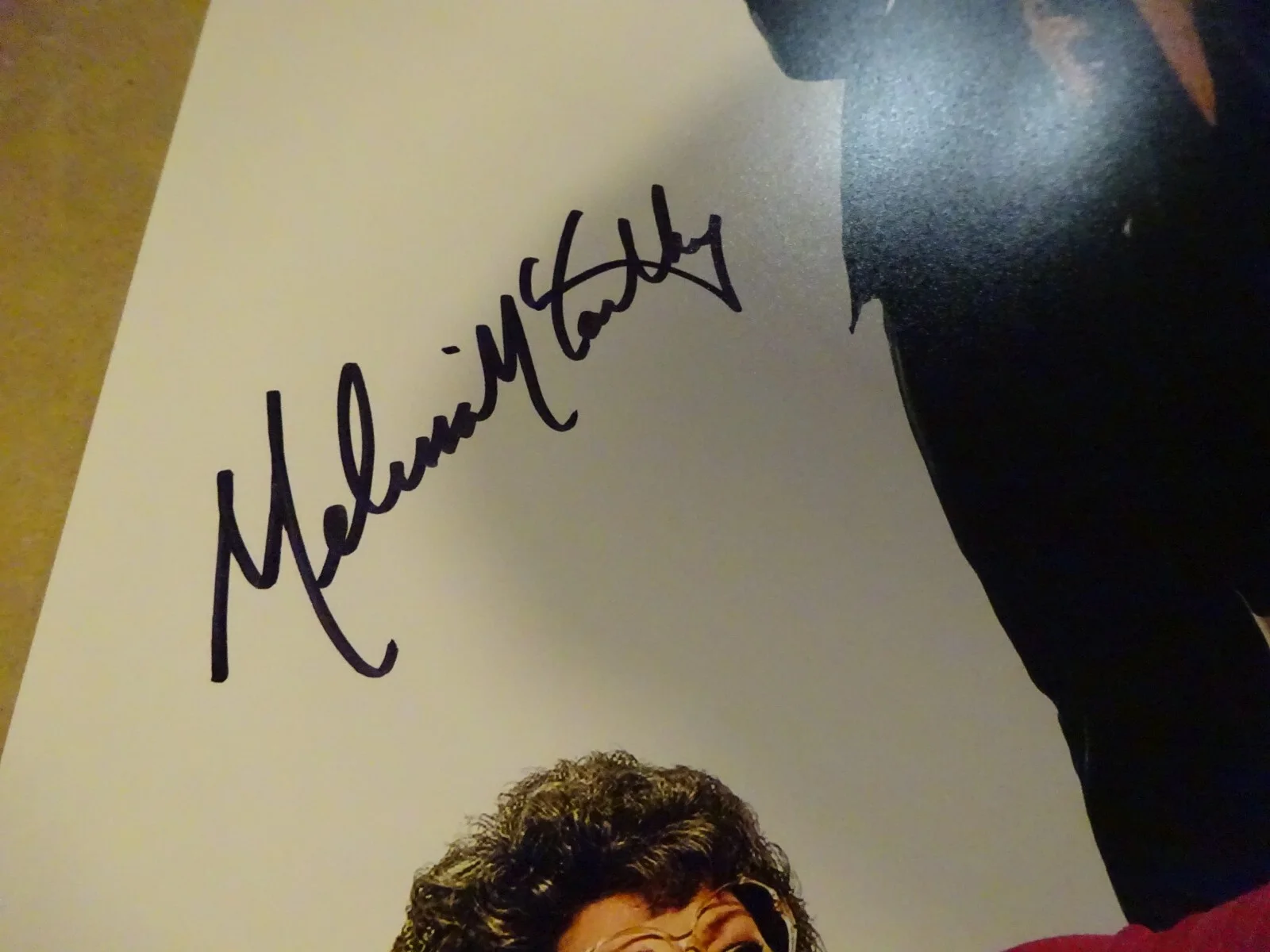 Melissa McCarthy — Signed Melissa McCarthy Autographed Spy 12"x18" Photo Beckett BAS COA, image 5