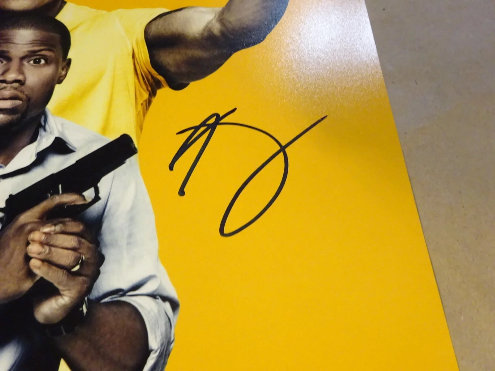 Kevin Hart — Signed Kevin Hart Autographed Central Intelligence 12"x18" Photo Beckett BAS COA, image 5