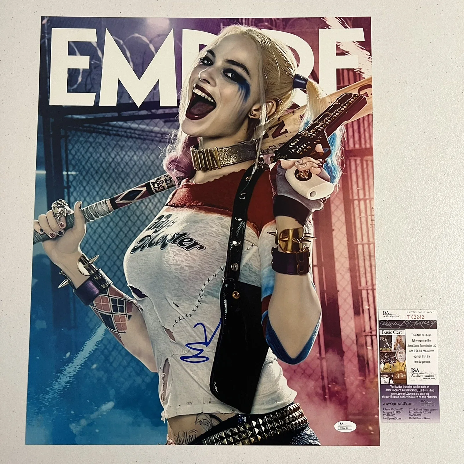 Margot Robbie — Margot Robbie Signed Autographed 16X20 Photo as Harley Quinn JSA Empire Suicide