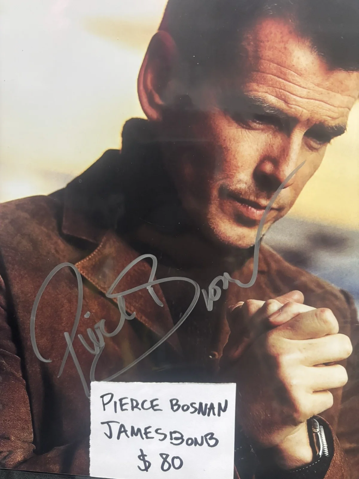 PIERCE BROSNAN — PIERCE BROSNAN JAMES BOND ORIGINAL SIGNED AUTOGRAPHED 8x10 PHOTO MINT NEW w/COA, image 2
