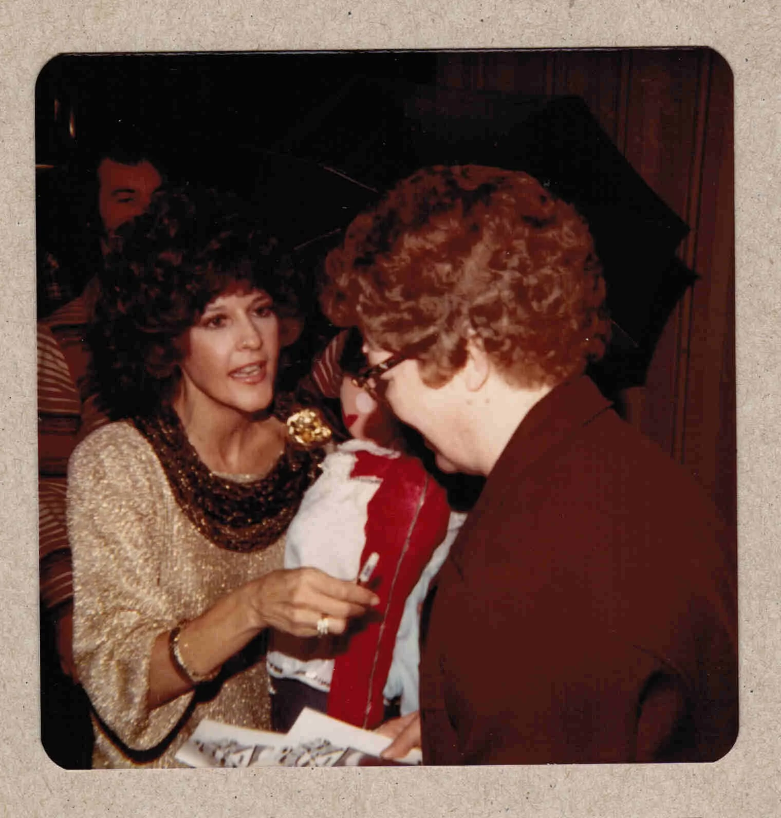 1981 Donna Fargo Signed Autograph w/ Fan Taken 3.5 x 3.5 OOAK Photo Vintage, изображение 3