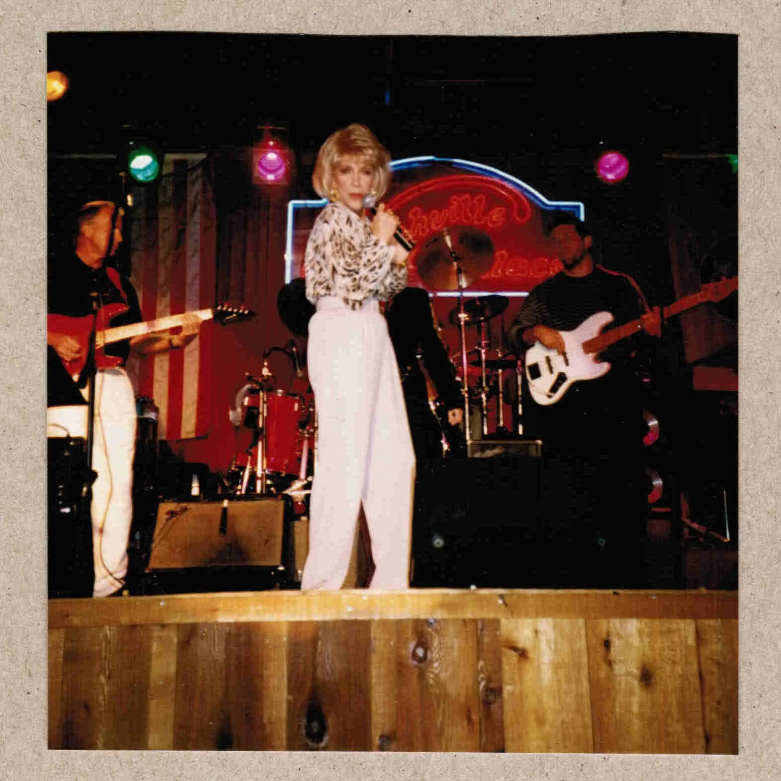 1980's Jeannie Seely Signed Autograph w/ Fan Taken 3.5 x 3.5 OOAK Photo Vintage, изображение 3