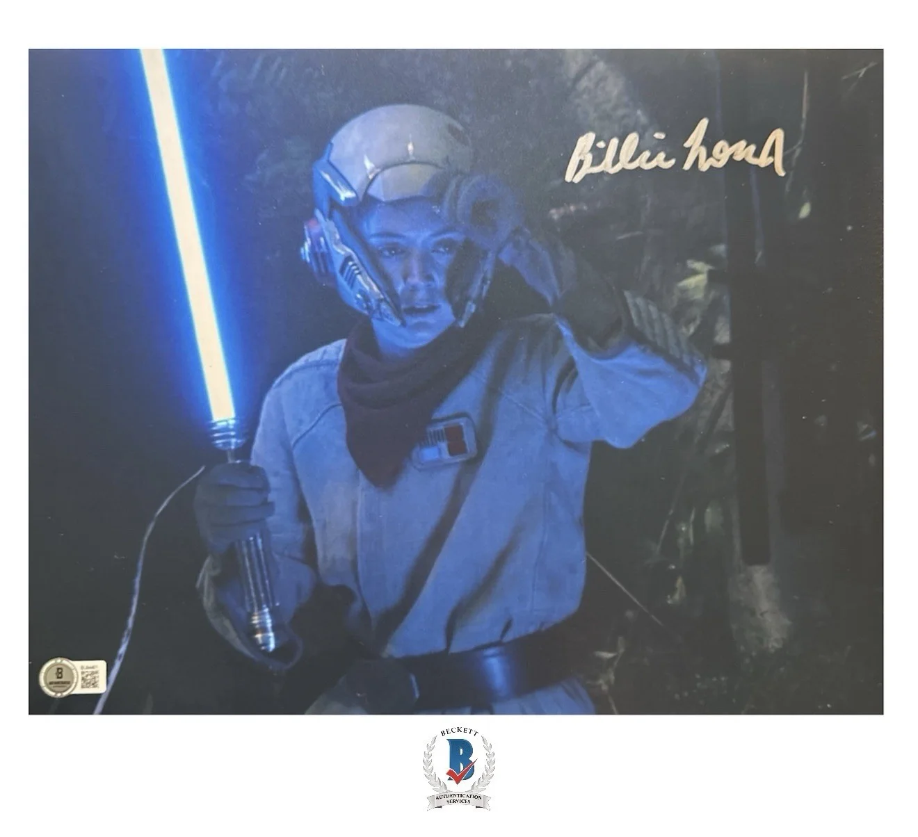 Billie Lourd — Billie Lourd Signed 11x14 Star Wars Lieutenant Connix Photo with Beckett COA