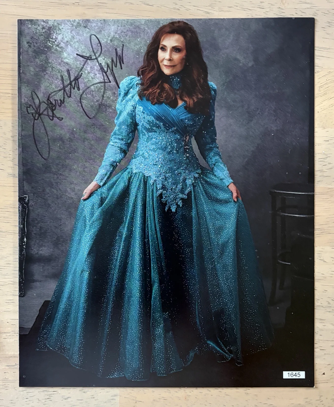Loretta Lynn — Loretta Lynn Signed Original 8x10 Photograph, “Wouldn’t It Be Great”