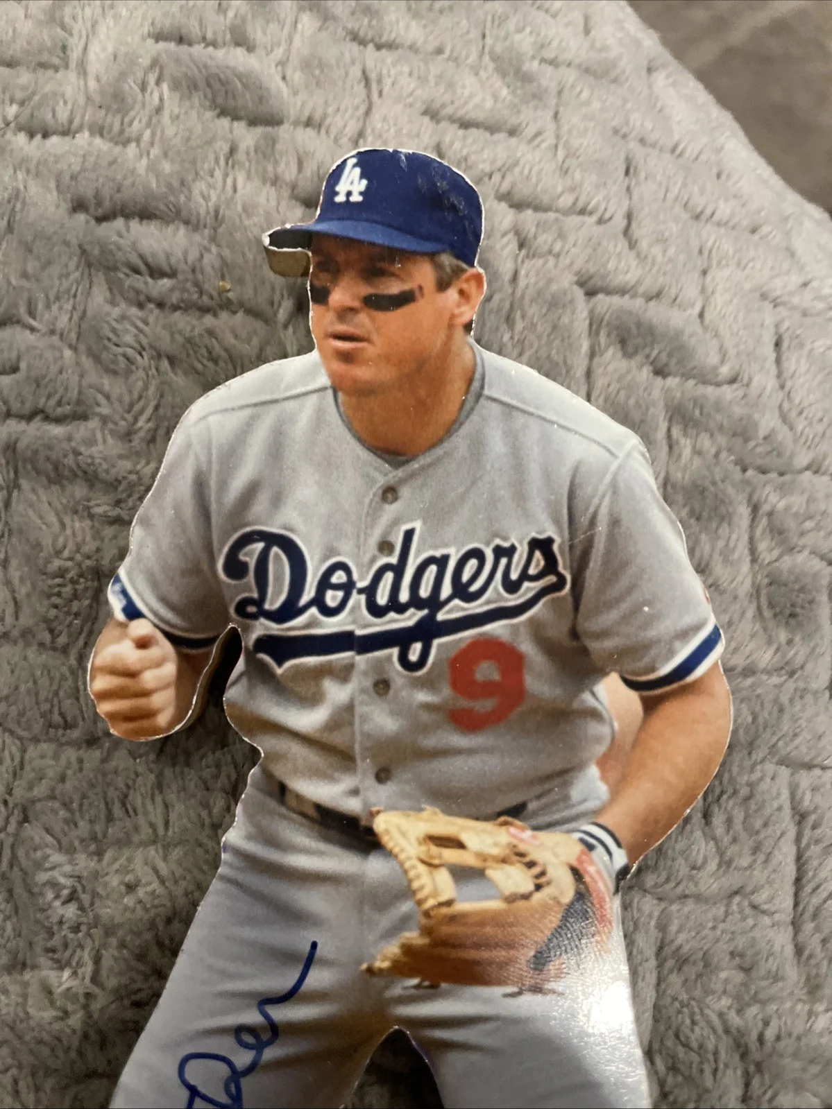 Mickey Hatcher signed autograph Cut Out, image 3