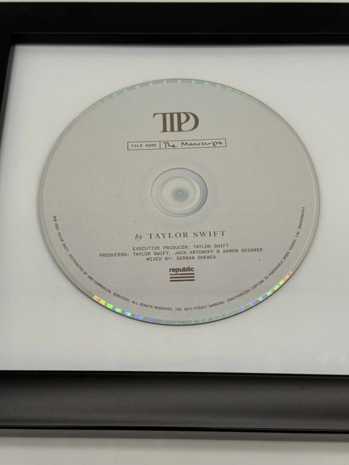 Taylor Swift - The Tortured Poets Department Signed CD Framed PSA/DNA Authentic!, image 3