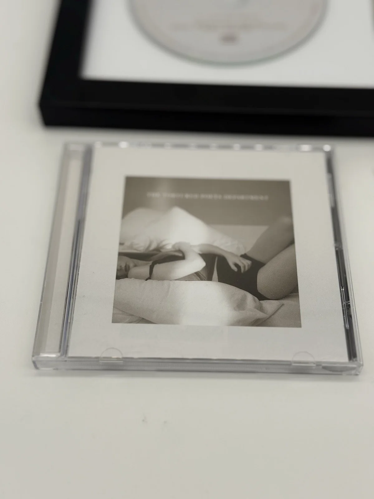 Taylor Swift - The Tortured Poets Department Signed CD Framed PSA/DNA Authentic!, image 4