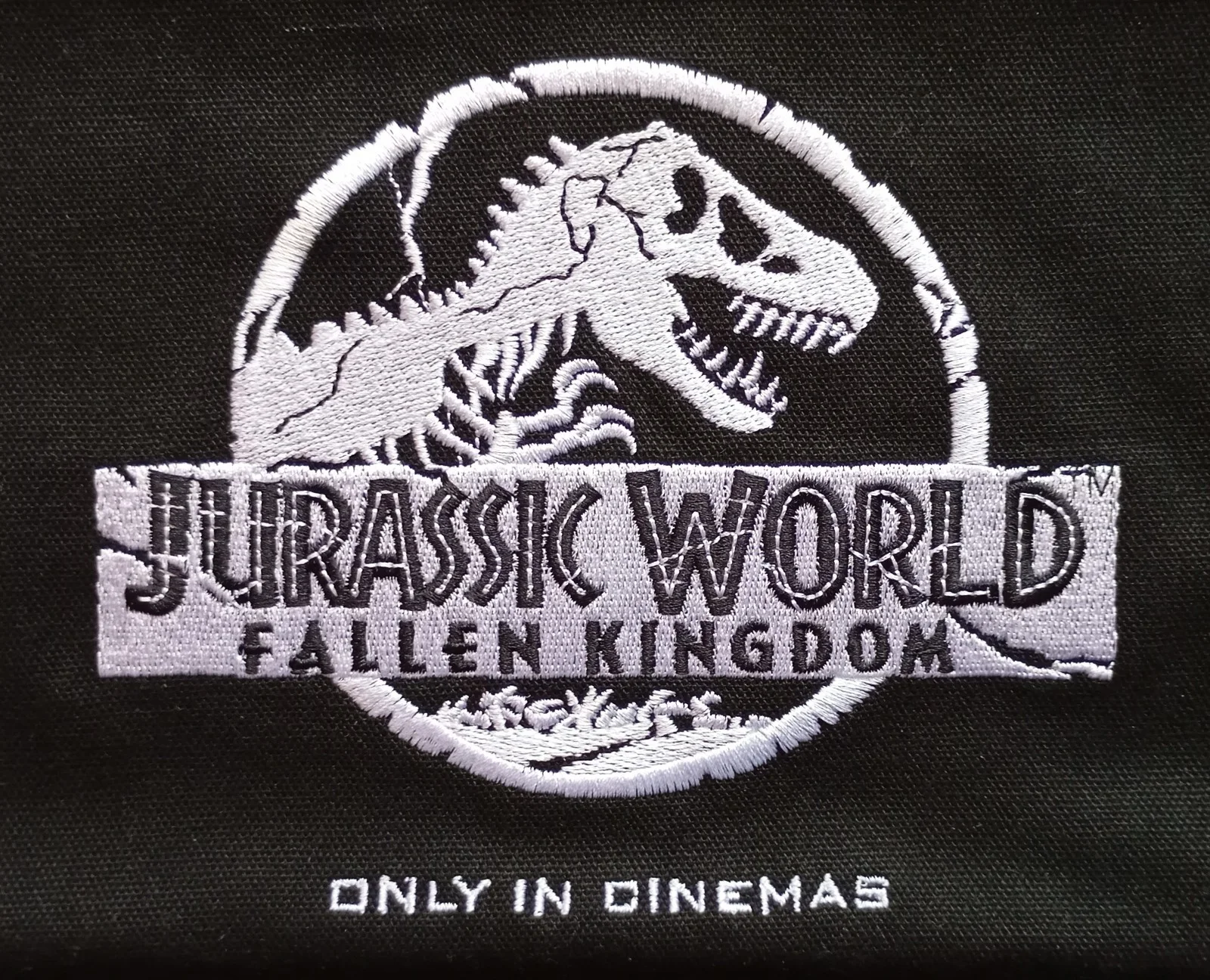 JURASSIC WORLD FALLEN KINGDOM COLLECTORS EMBROIDERED TOTE / SHOPPING BAG NEW, изображение 2