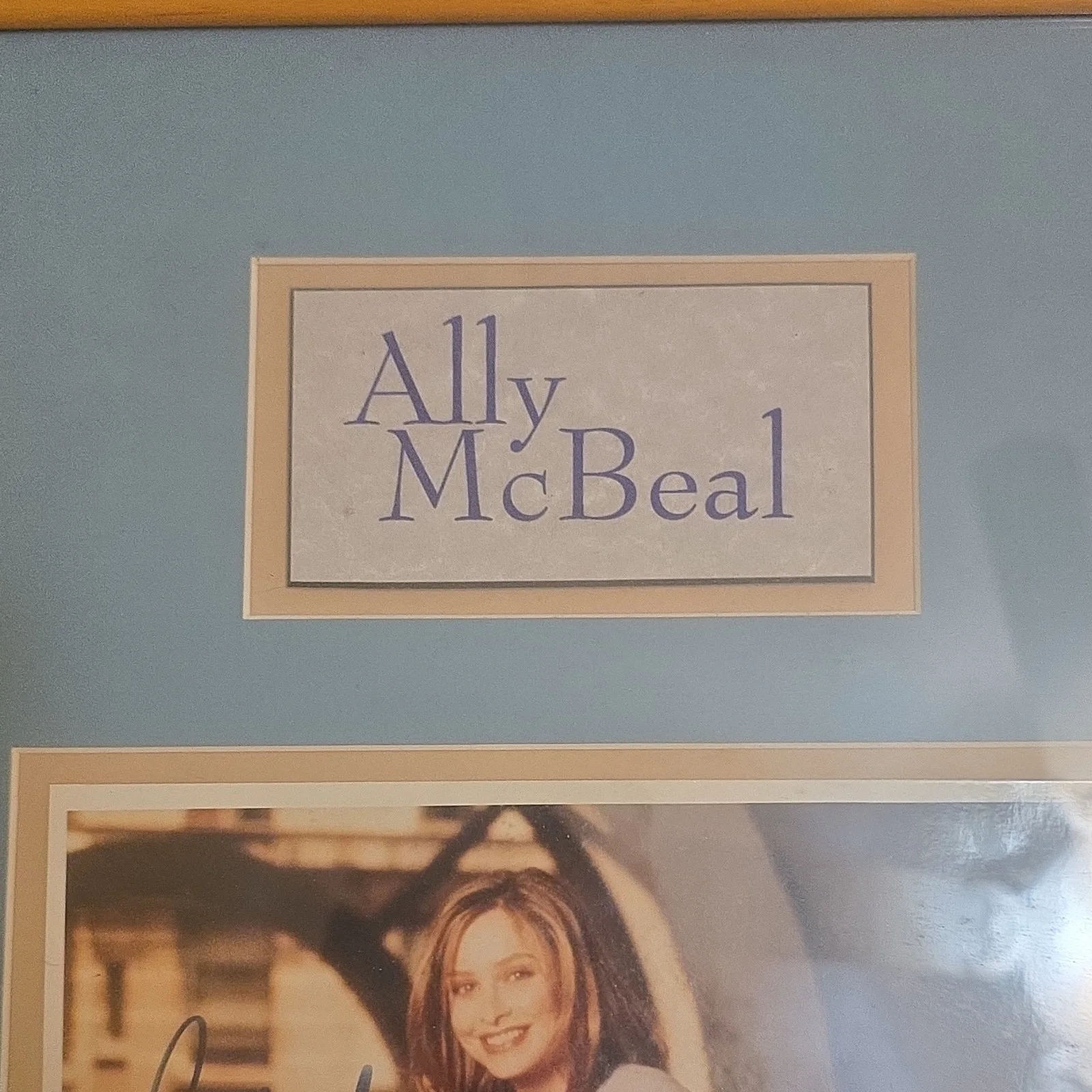 Calista Flockhart — Ally McBeal Original Autographed Photo Signed by Calista Flockhart Framed, изображение 3