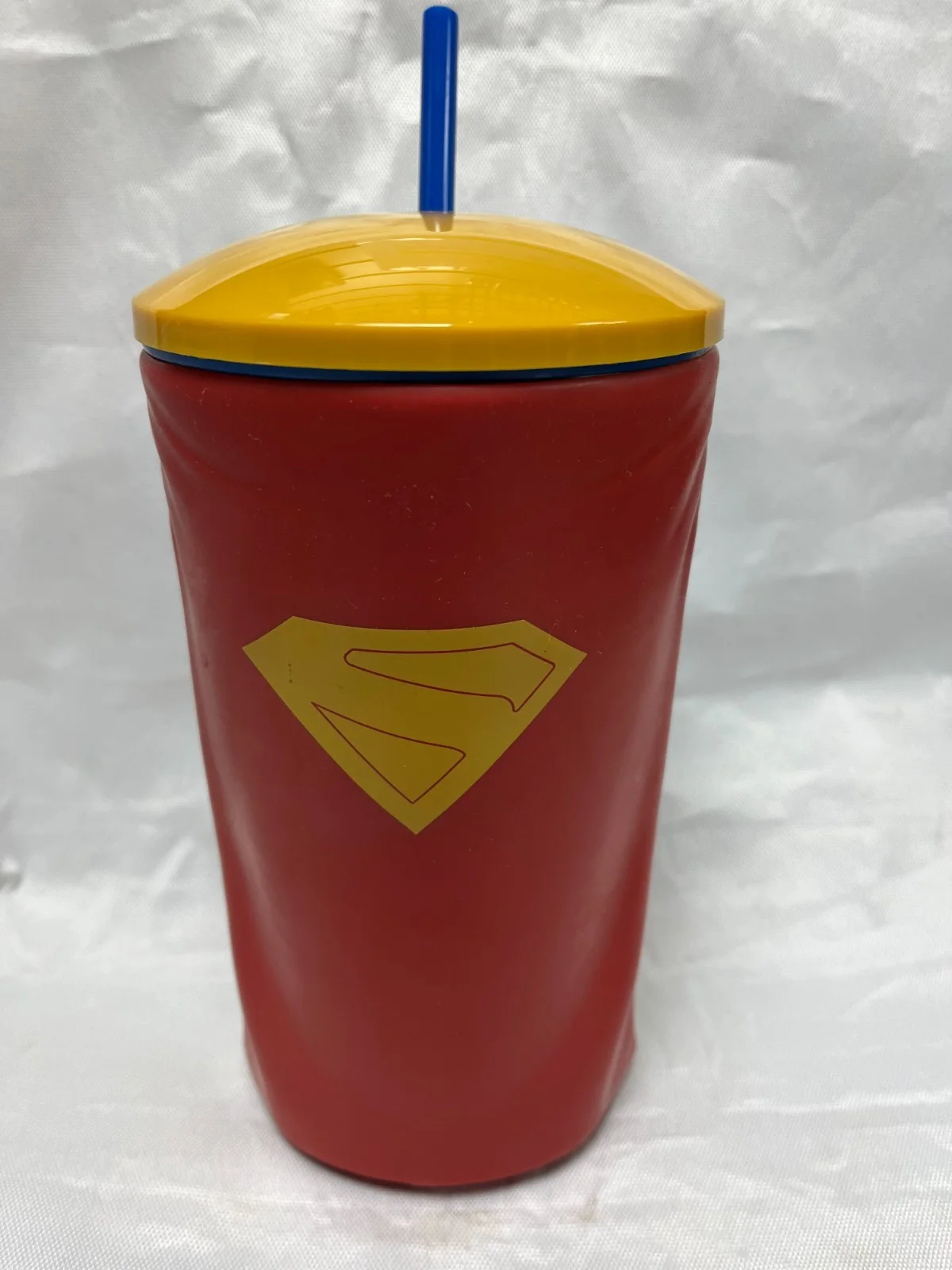 Superman Vue Cinema 2025 Tumbler Gripper Cup w/ Cape Limited Edition DC, изображение 3