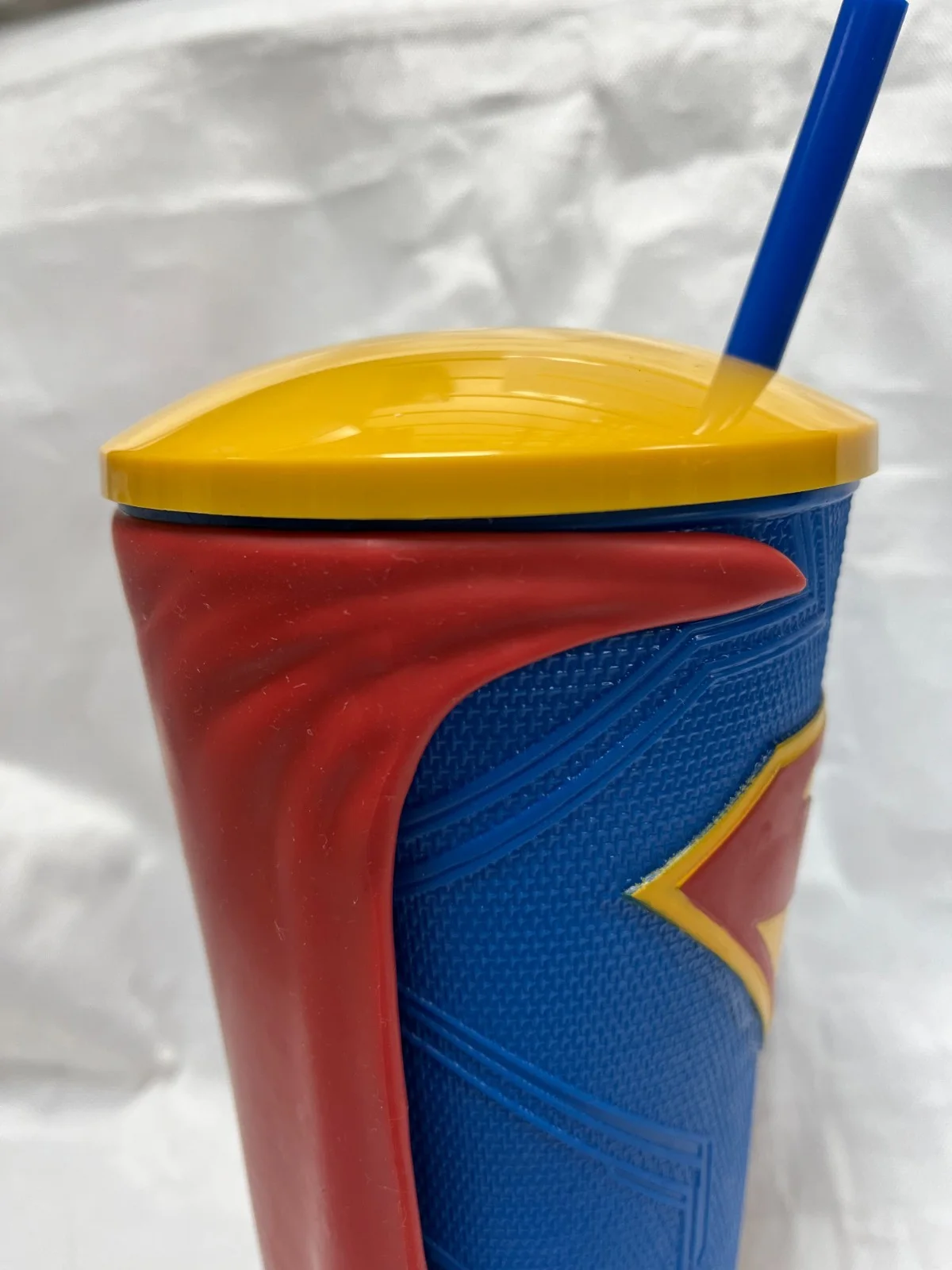Superman Vue Cinema 2025 Tumbler Gripper Cup w/ Cape Limited Edition DC, изображение 5