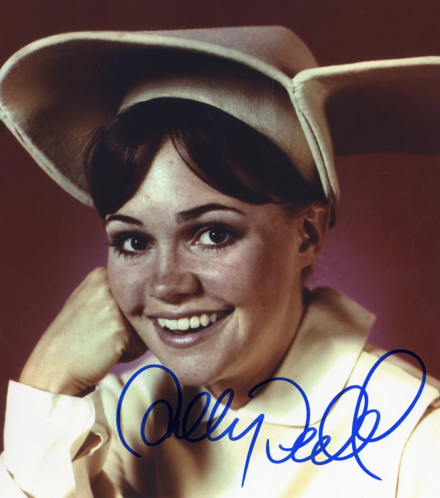 Sally Field — Sally Field is The Flying Nun classic TV signed photo Free Shipping, изображение 3