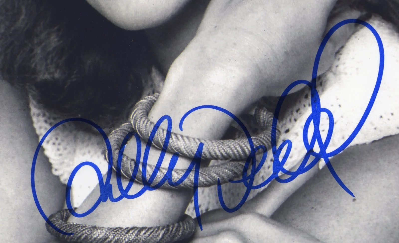 Sally Field — Sally Field signed b/w 8x10 photo FREE shipping, изображение 2