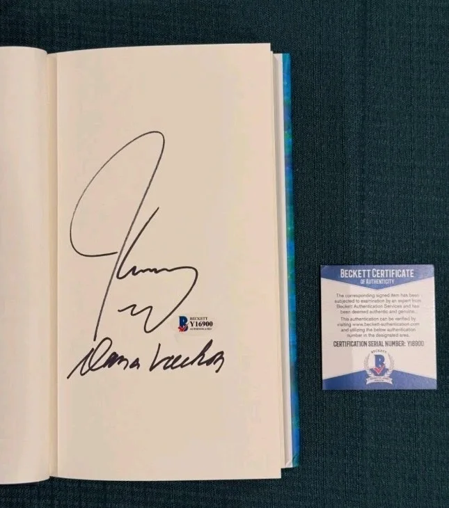 Jim Carrey — Jim Carrey Signed Memoirs and Misinformation Book Beckett Auth Dana Vachon