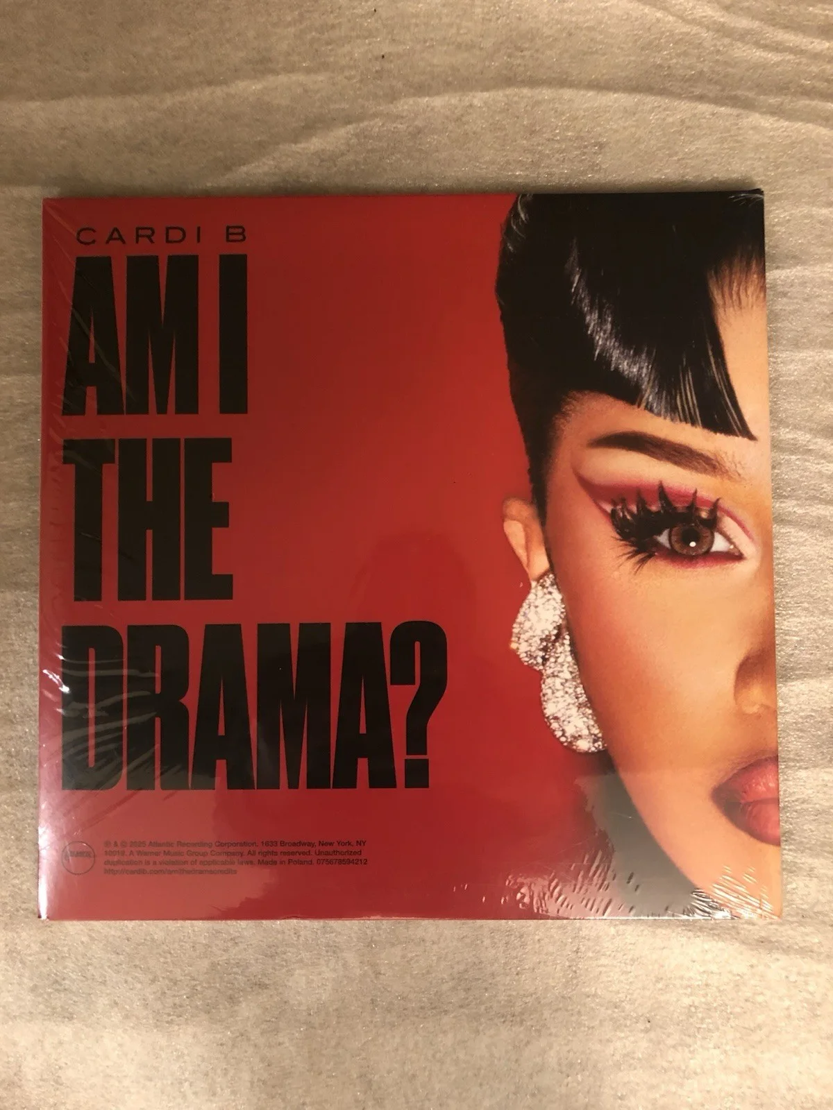 CARDI B AUTOGRAPHED SIGNED AM I THE DRAMA? VINYL ALBUM LP, изображение 3