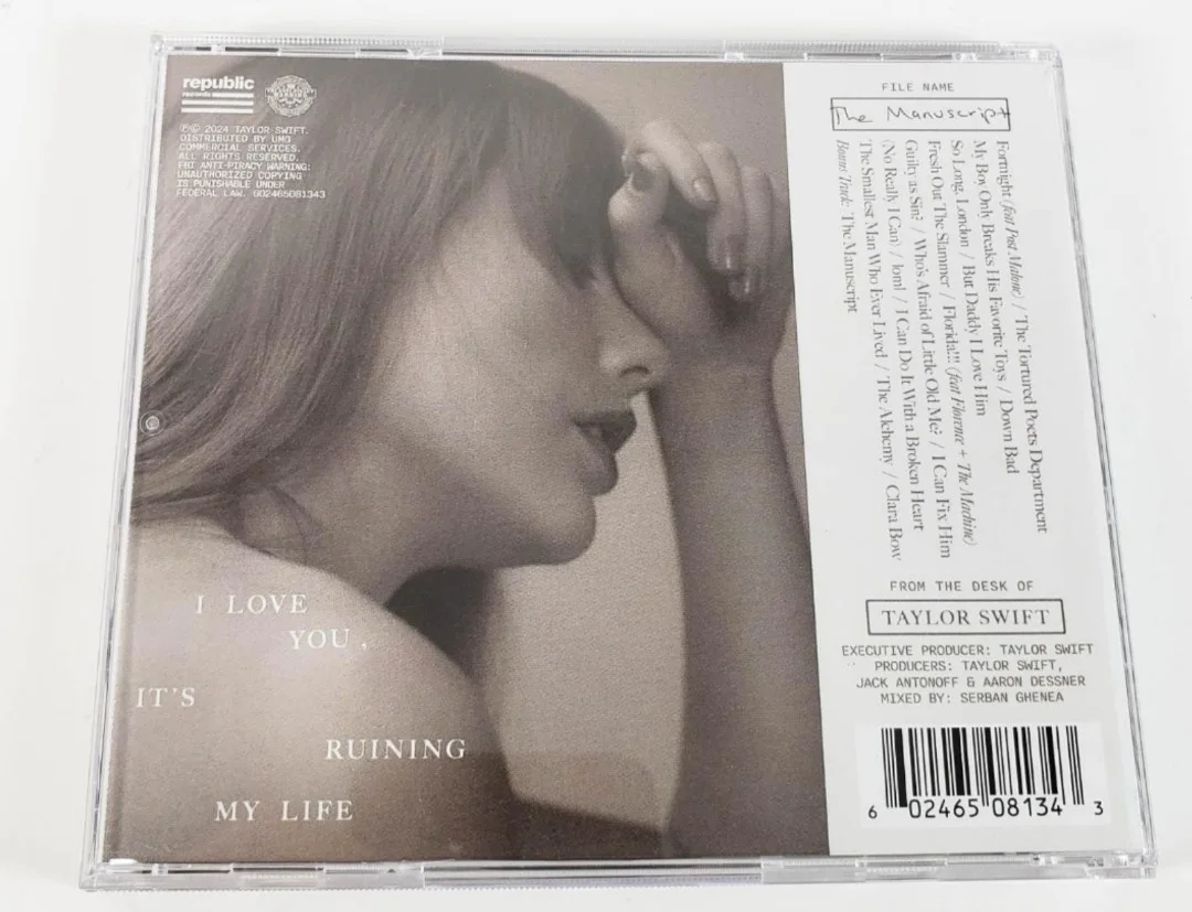 TAYLOR SWIFT AUTOGRAPH BOOKLET W/CD AND CASE JSA CERTIFIED, image 3