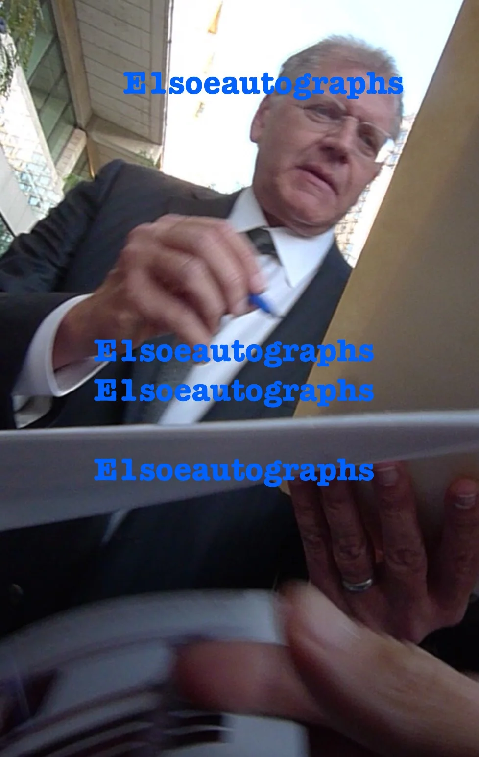 Robert Zemeckis — Robert Zemeckis, Bruce Greenwood, Brian Geraghty & Cast signed Flight 8X10 photo, image 5