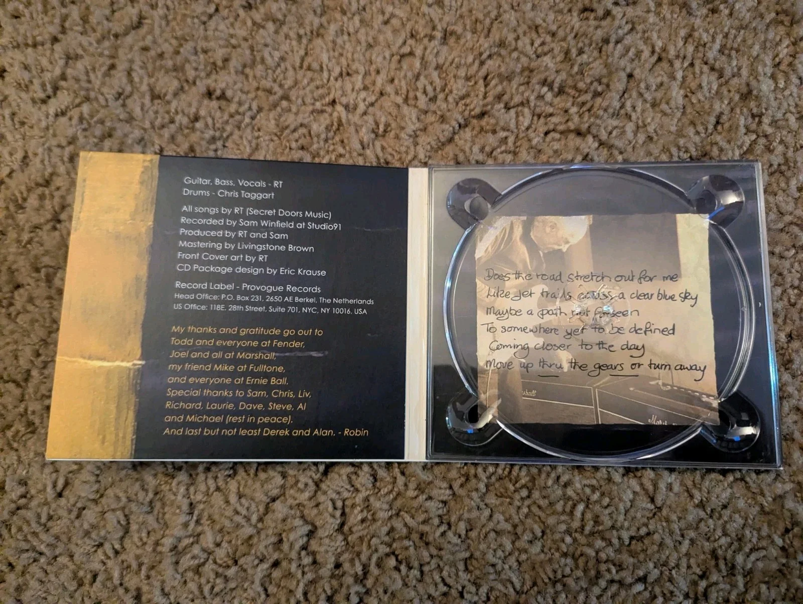 ROBIN TROWER Coming Closer To The Day CD Signed Autographed By Robin Trower 2019, изображение 5