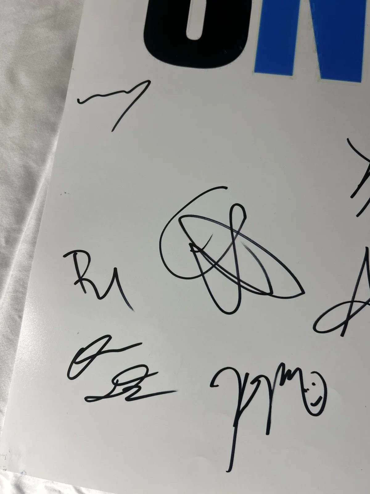 SEASON 51 CAST — Saturday Night Live SNL Season 51 Cast Signed 12x18 Poster Keenan JSA COA, изображение 3