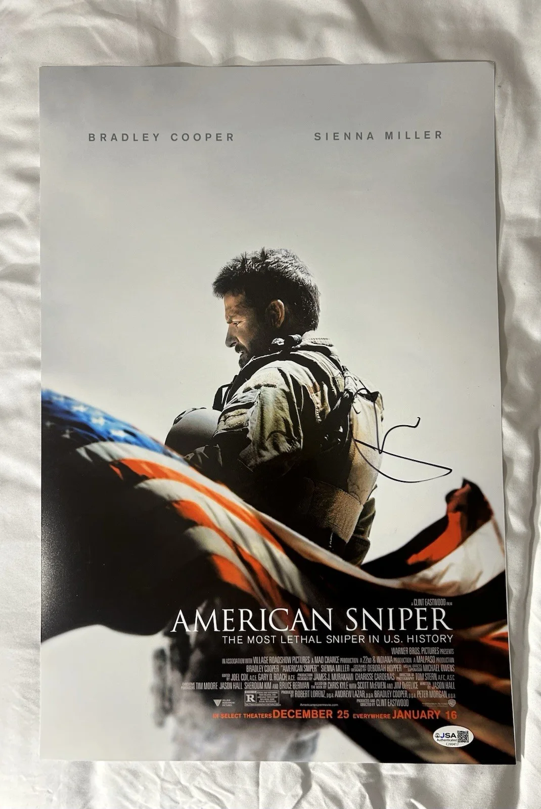 Bradley Cooper — Bradley Cooper Signed American Sniper 12x18 Poster Autographed JSA COA, изображение 2